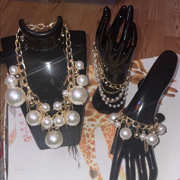 Three pieces elegant Akoya pearl choker necklace set including ankle bracelet - Picture 8 of 13